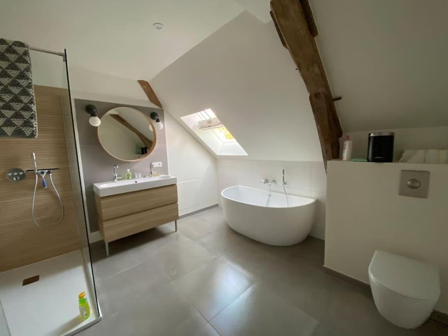 Maison Leocha Sablons-sur-Huisne Екстериор снимка