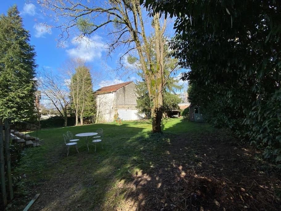 Maison Leocha Sablons-sur-Huisne Екстериор снимка